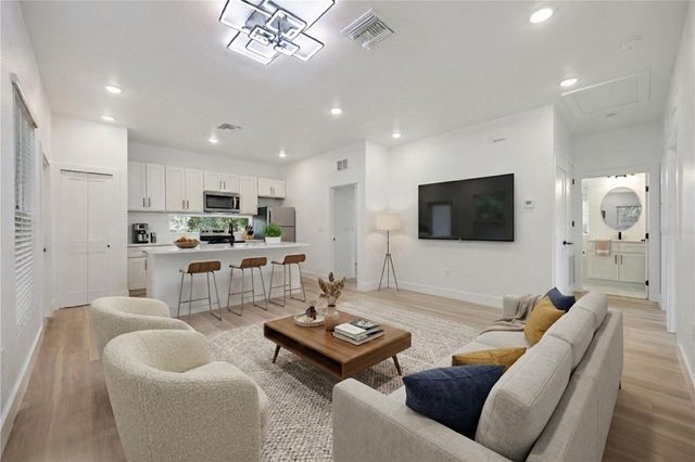 521 W HERRIOTT AVENUE, Oakland, FL 34760