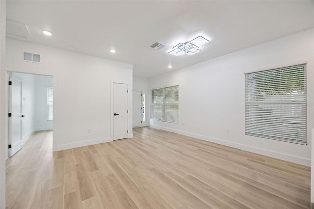 521 W HERRIOTT AVENUE, Oakland, FL 34760