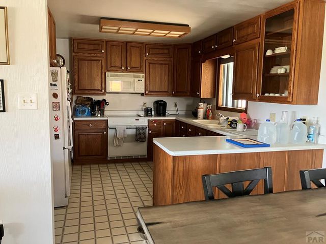 915 Maple Ave, La Junta, CO 81050