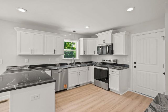 9 Lyman Lake Road, Lyman, SC 29365