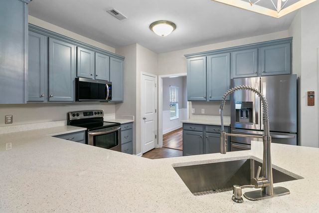 7492 Northgate Drive, Hanahan, SC 29410