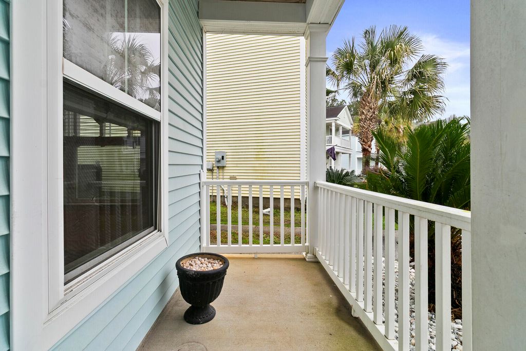 Image 13 of property listing at 7492 Northgate Drive, Hanahan, SC 29410
