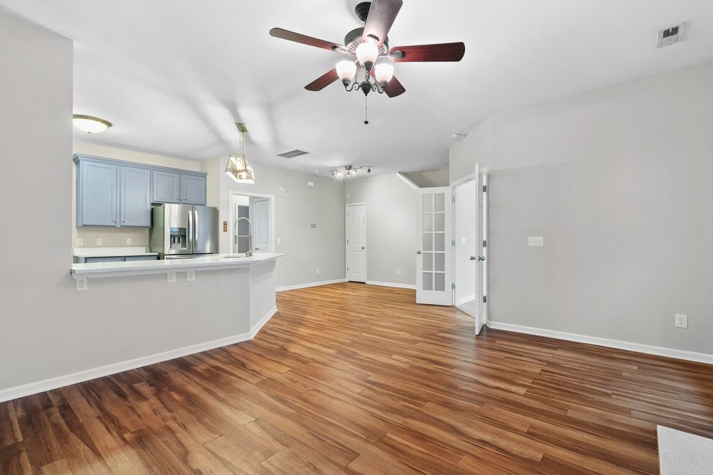 Image 22 of property listing at 7492 Northgate Drive, Hanahan, SC 29410