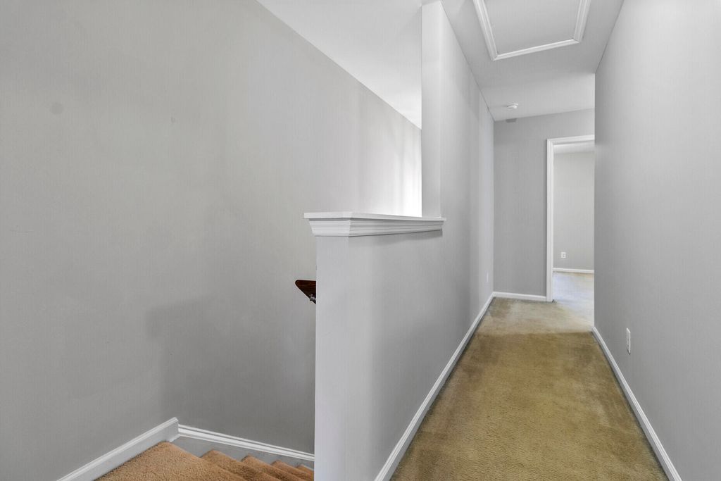 Image 34 of property listing at 7492 Northgate Drive, Hanahan, SC 29410