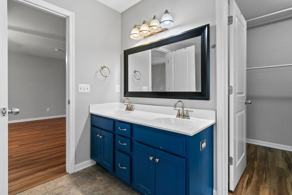 Image 38 of property listing at 7492 Northgate Drive, Hanahan, SC 29410