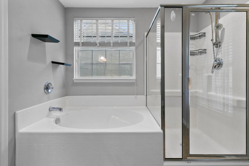 Image 39 of property listing at 7492 Northgate Drive, Hanahan, SC 29410