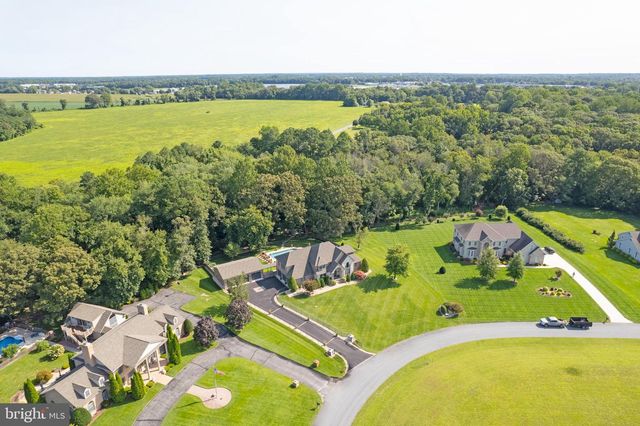 19 LAKE CREST DR, Milford, DE 19963