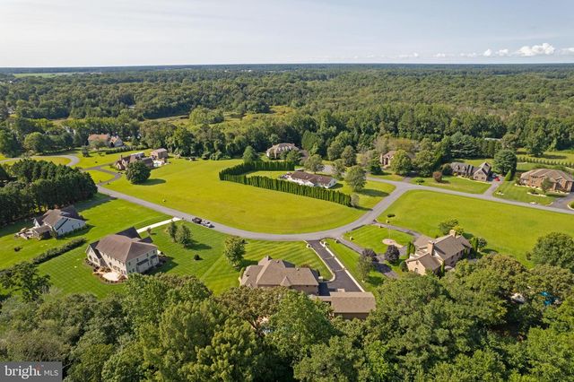 19 LAKE CREST DR, Milford, DE 19963