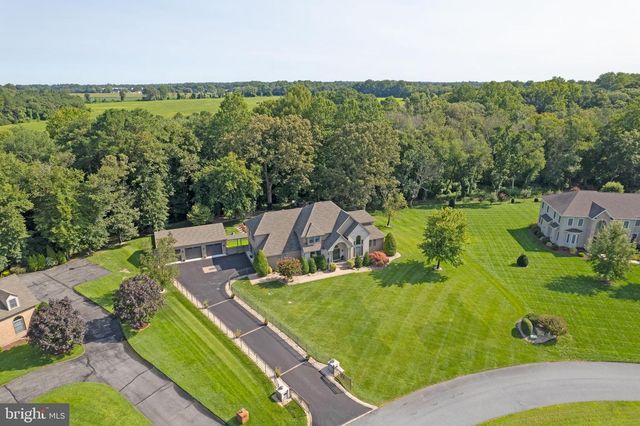 19 LAKE CREST DR, Milford, DE 19963