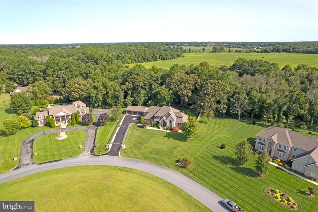 19 LAKE CREST DR, Milford, DE 19963