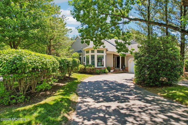 146 Silvermist Court, Little Silver, NJ 07739