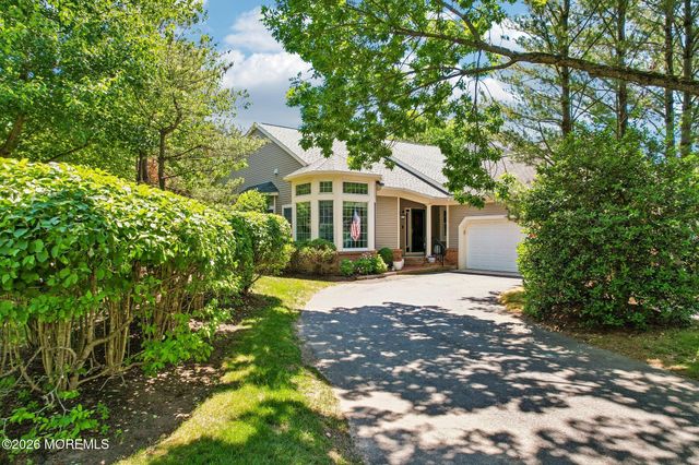 146 Silvermist Court, Little Silver, NJ 07739