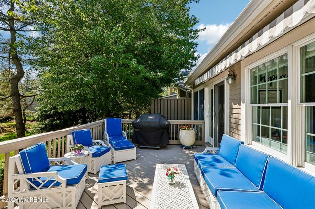 146 Silvermist Court, Little Silver, NJ 07739