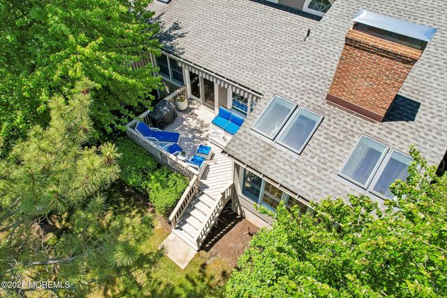 146 Silvermist Court, Little Silver, NJ 07739