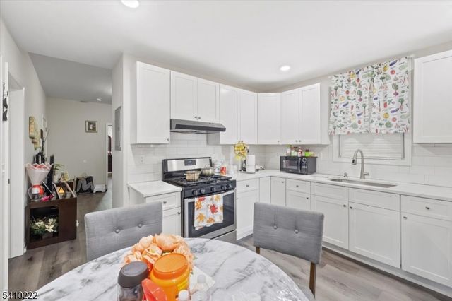 164 Parker St, Newark City, NJ 07104