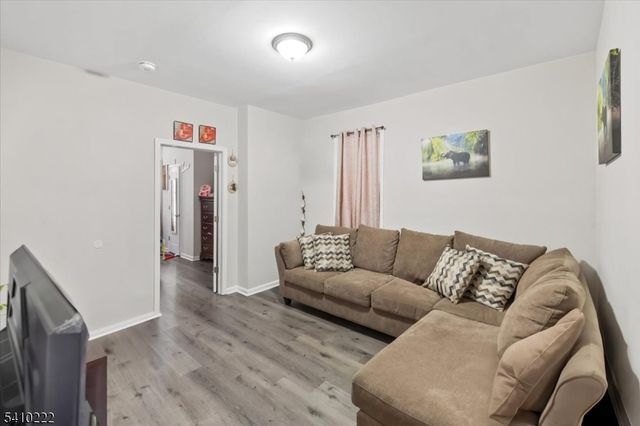 164 Parker St, Newark City, NJ 07104