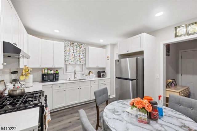 164 Parker St, Newark City, NJ 07104