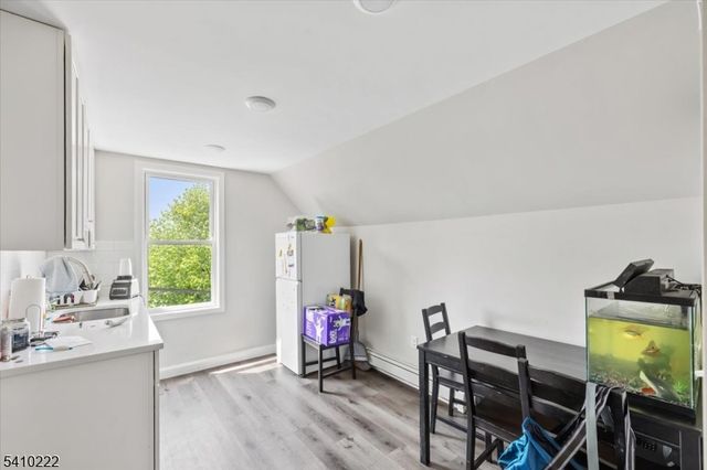 164 Parker St, Newark City, NJ 07104