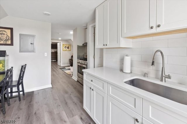 164 Parker St, Newark City, NJ 07104