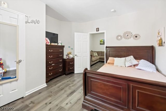 164 Parker St, Newark City, NJ 07104