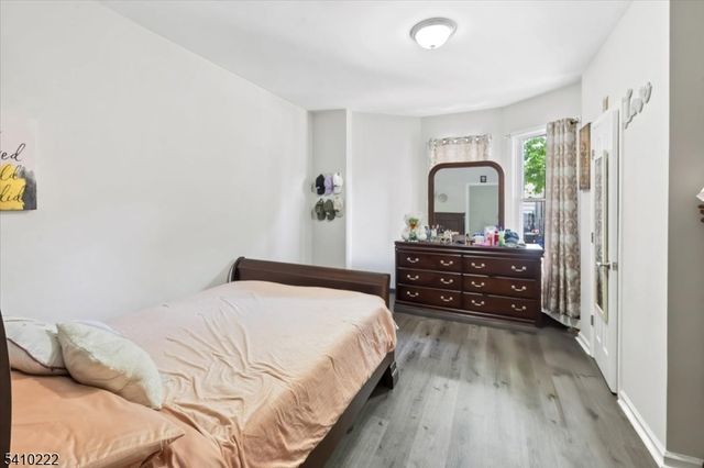 164 Parker St, Newark City, NJ 07104