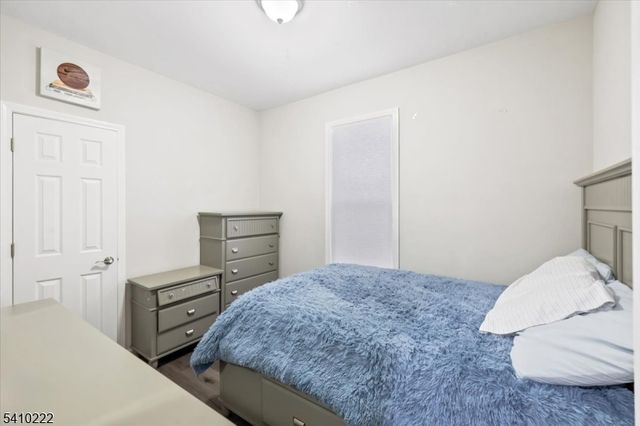164 Parker St, Newark City, NJ 07104