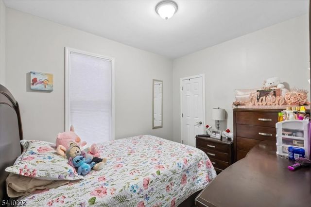 164 Parker St, Newark City, NJ 07104