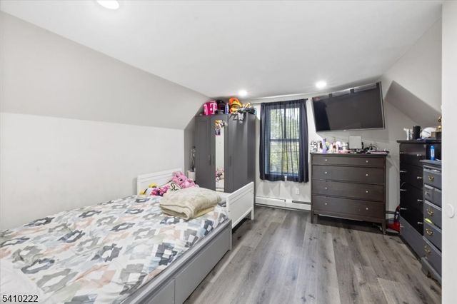 164 Parker St, Newark City, NJ 07104