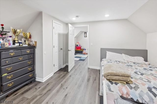 164 Parker St, Newark City, NJ 07104