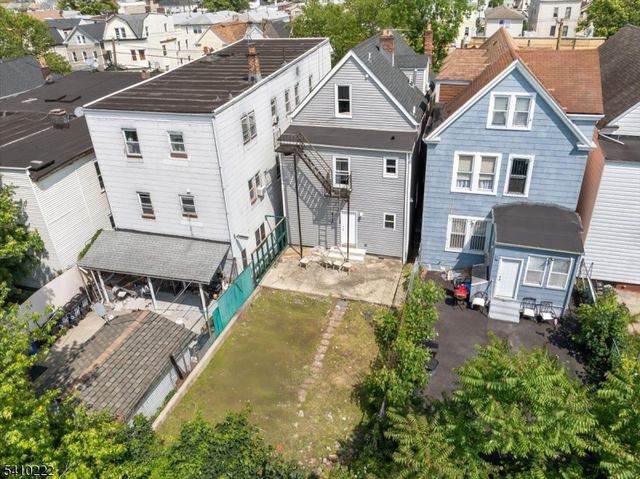 164 Parker St, Newark City, NJ 07104