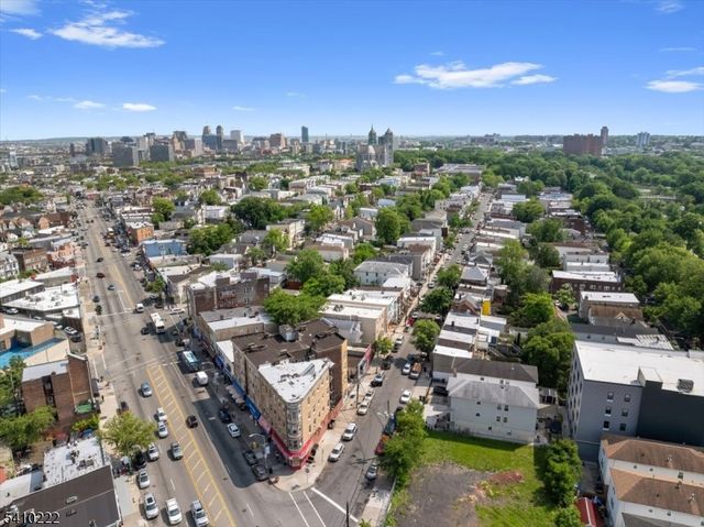 164 Parker St, Newark City, NJ 07104