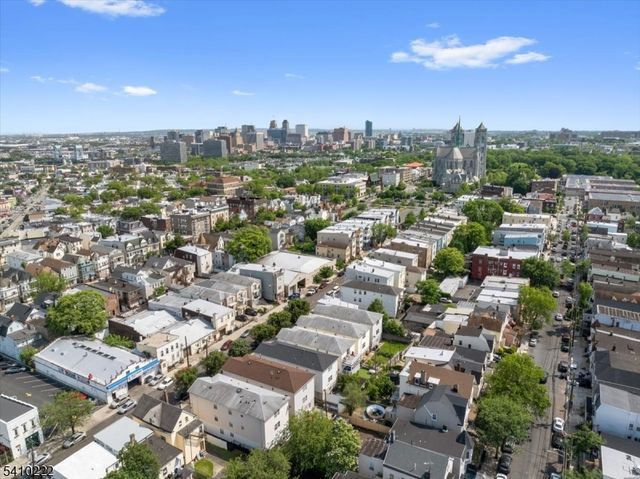 164 Parker St, Newark City, NJ 07104