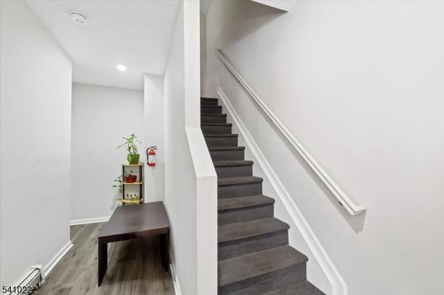 164 Parker St, Newark City, NJ 07104