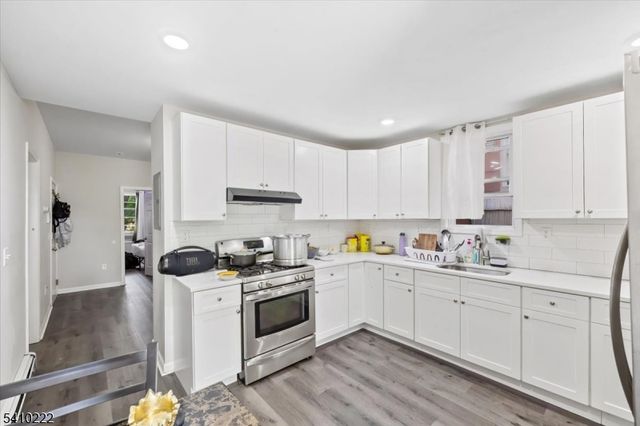 164 Parker St, Newark City, NJ 07104