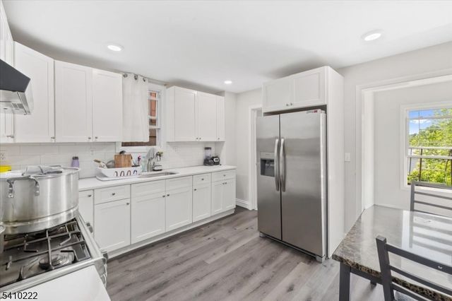 164 Parker St, Newark City, NJ 07104