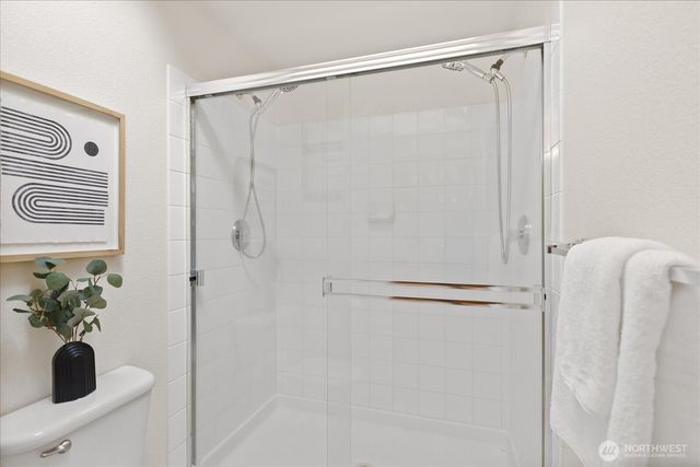 18211 SE 261st Court, Covington, WA 98042