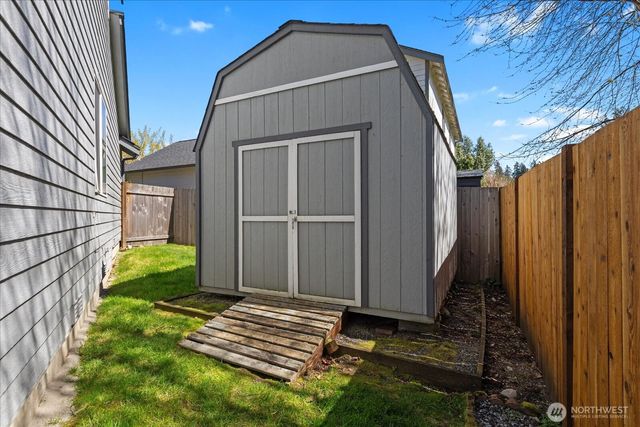 18211 SE 261st Court, Covington, WA 98042