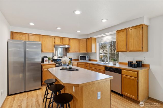 18211 SE 261st Court, Covington, WA 98042