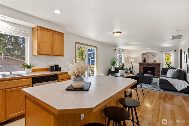 18211 SE 261st Court, Covington, WA 98042