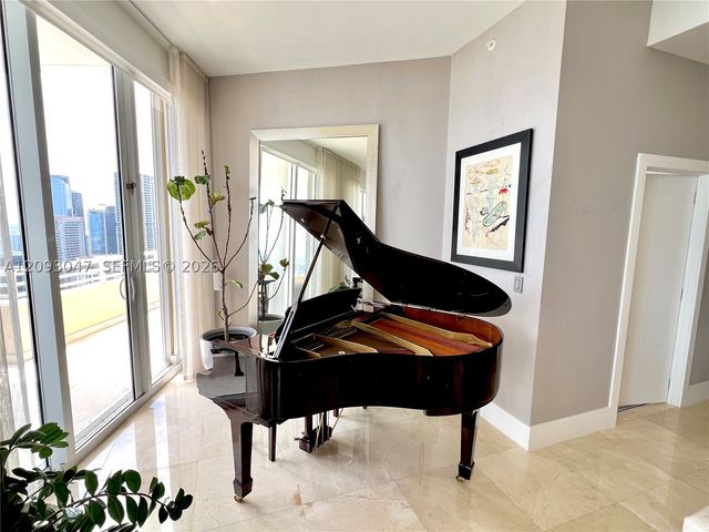 848 Brickell Key Dr 4505, Miami, FL 33131