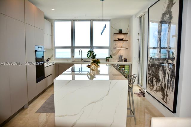 848 Brickell Key Dr 4505, Miami, FL 33131