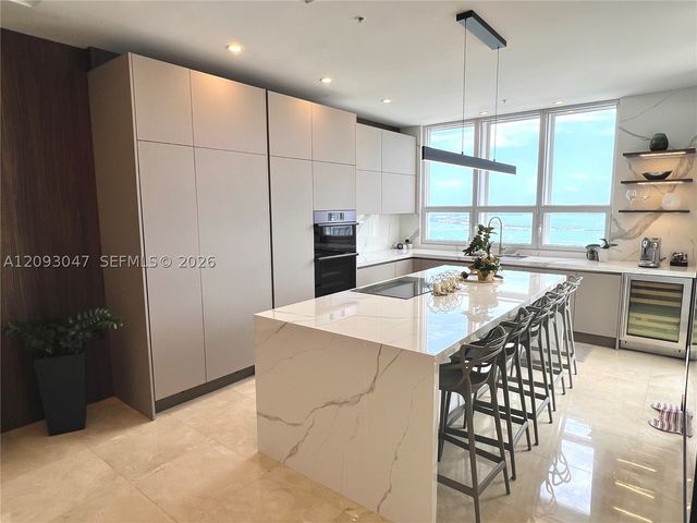 848 Brickell Key Dr 4505, Miami, FL 33131