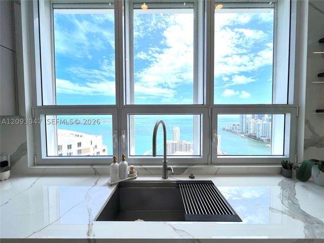 848 Brickell Key Dr 4505, Miami, FL 33131