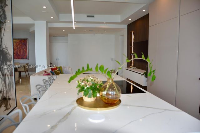 848 Brickell Key Dr 4505, Miami, FL 33131
