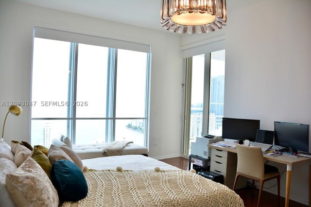 848 Brickell Key Dr 4505, Miami, FL 33131