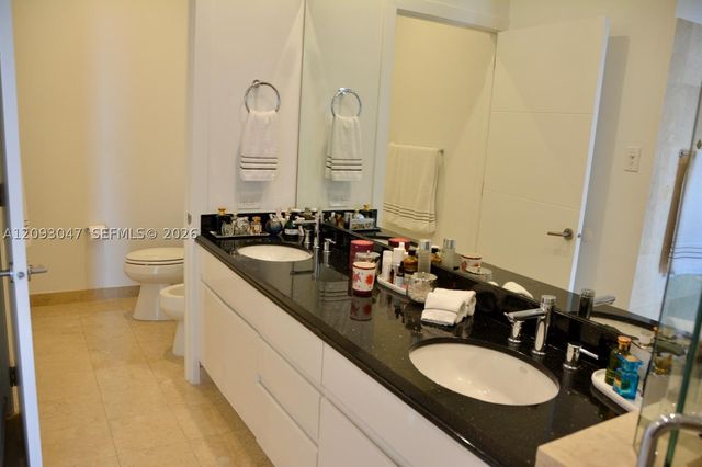 848 Brickell Key Dr 4505, Miami, FL 33131