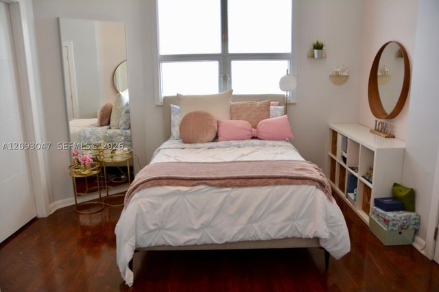 848 Brickell Key Dr 4505, Miami, FL 33131