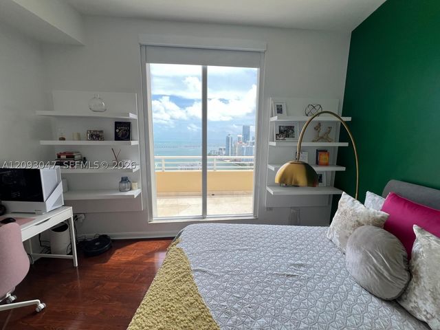 848 Brickell Key Dr 4505, Miami, FL 33131