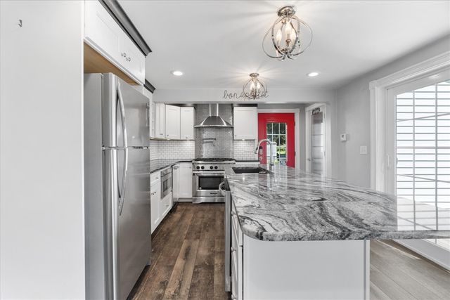 513 Woonasquatucket Avenue, North Providence, RI 02911