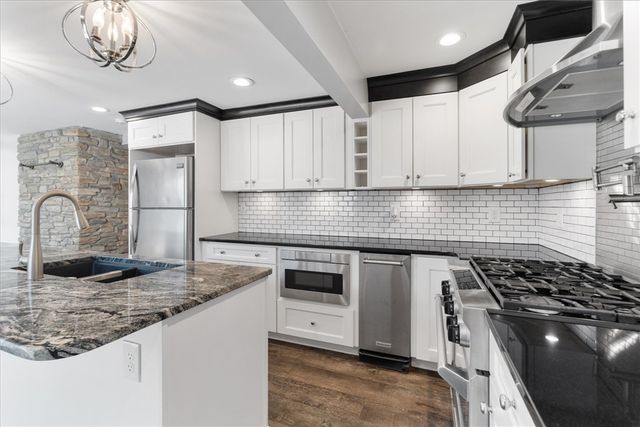 513 Woonasquatucket Avenue, North Providence, RI 02911